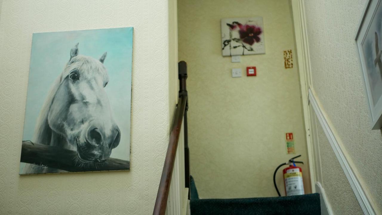 The Bustard Apartment Солсбъри Екстериор снимка